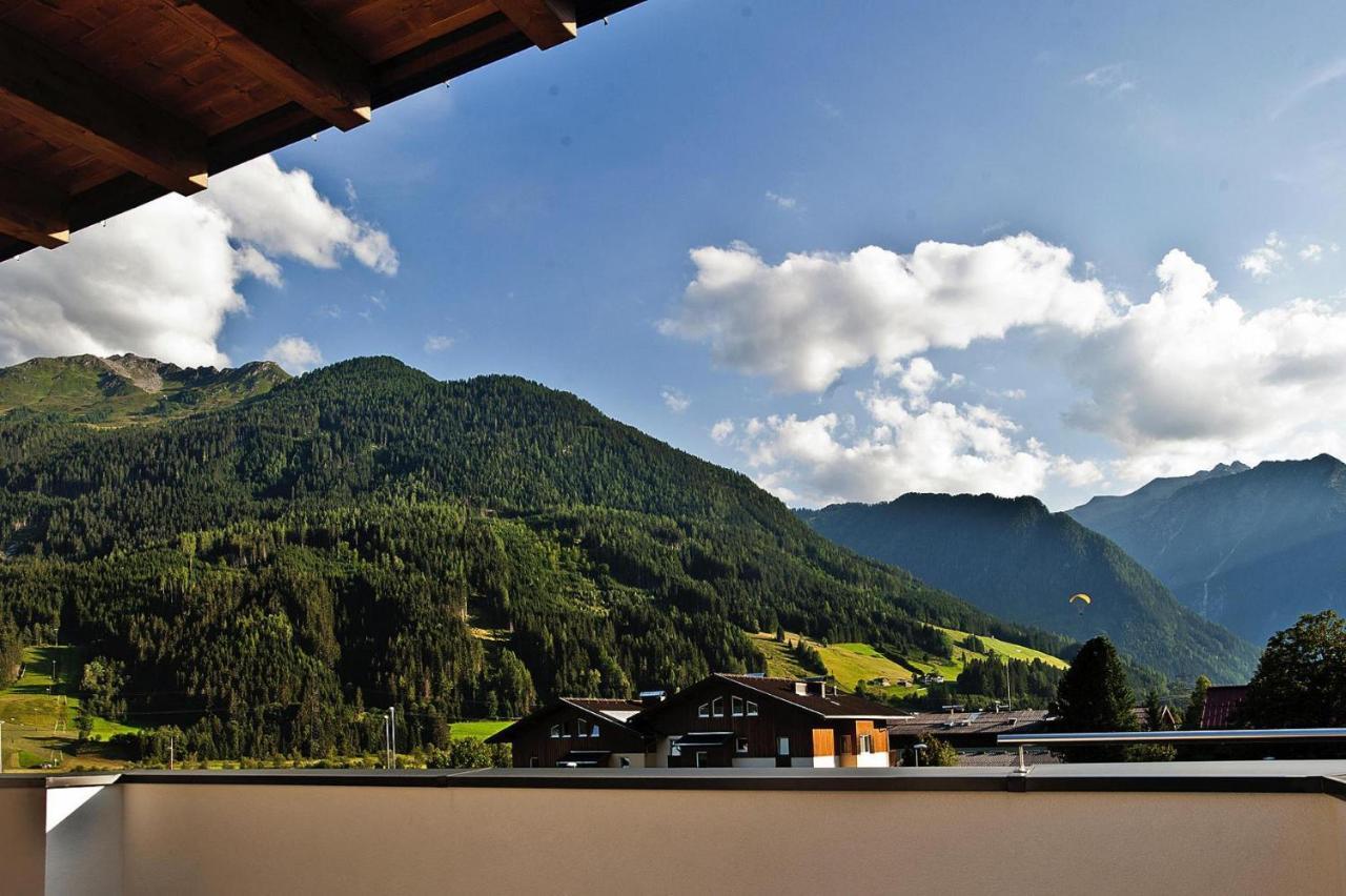 Apartment In Neukirchen With A Carport Neukirchen am Grossvenediger Exterior photo