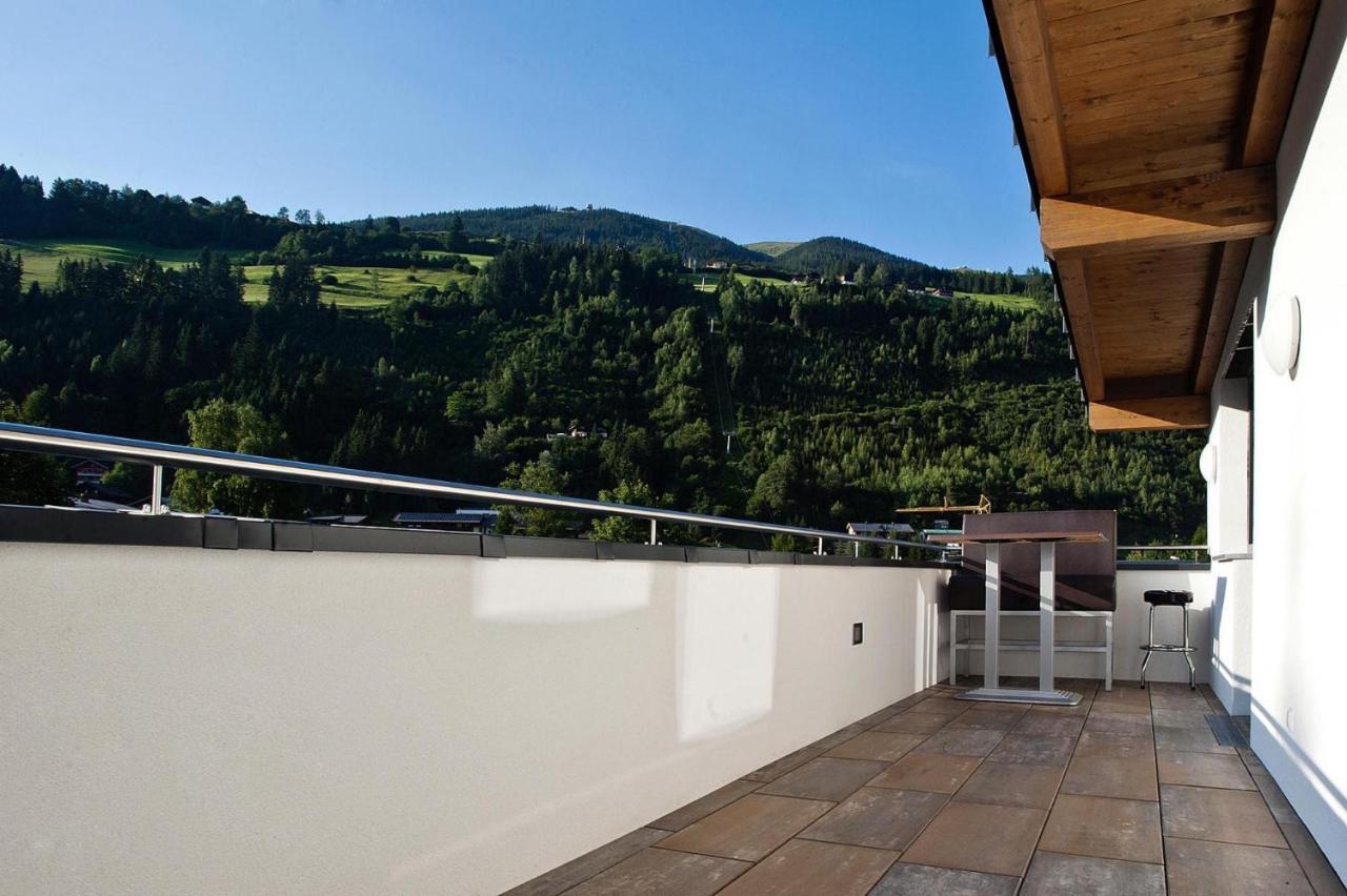 Apartment In Neukirchen With A Carport Neukirchen am Grossvenediger Exterior photo